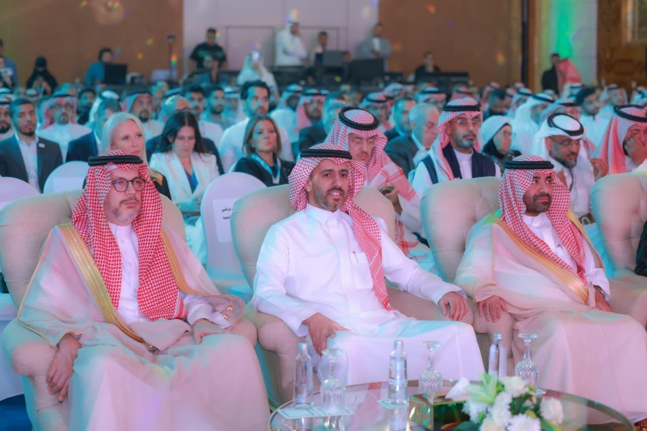 باحثو طب الأسنان بجامعة الملك عبدالعزيز يعززون حضورهم في المؤتمر السعودي العالمي لطب الأسنان ب٢٠ بحثاً علمياً